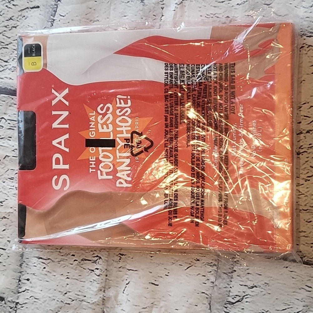 Spanx Invisible Shaping Capri